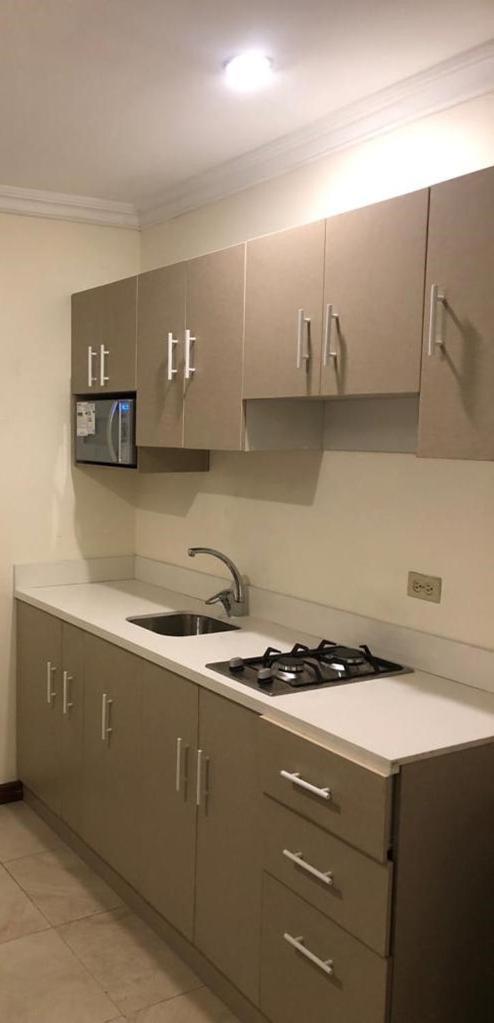Doral Suite ¡Cerca Del Aeropuerto! Гуаякуил Екстериор снимка